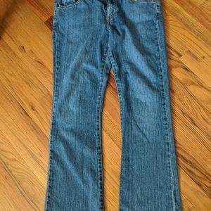 Women's Levi's jeans
